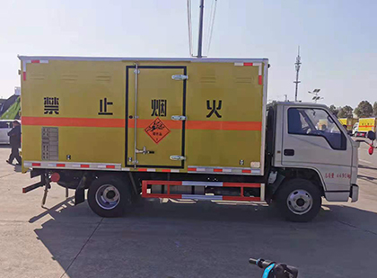 大祥爆破器材运输车技术升级与安全合规新趋势